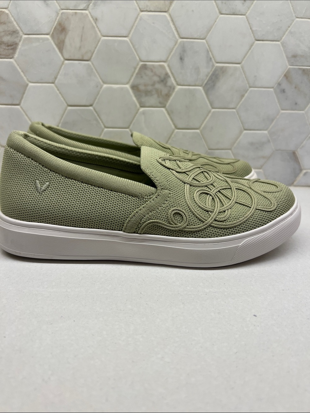 VIVAIA Classic Slip On Unisex Sneakers V Tune Matcha Green Sz 6.5 US 37 EU - Picture 2 of 5